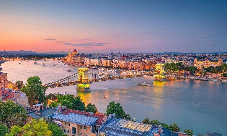 Your Hotel Title Here