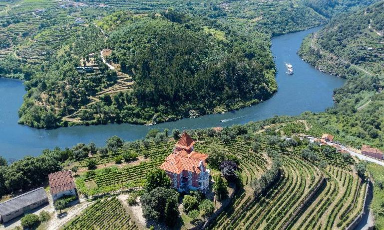 Your Hotel Title Here