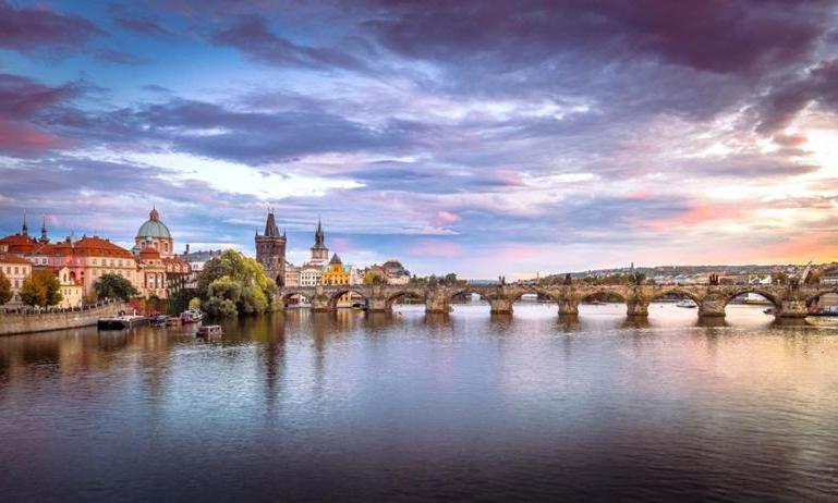 Delightful Danube & Prague